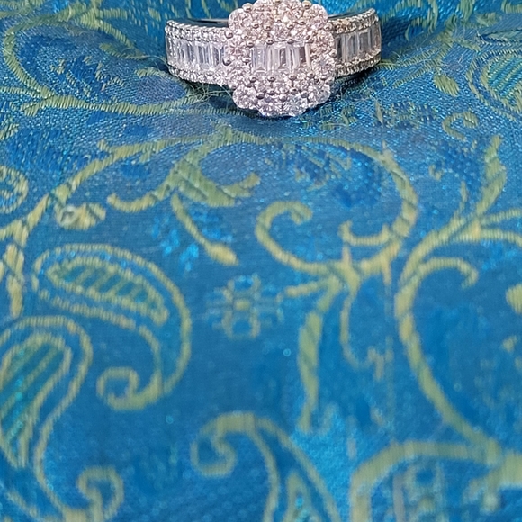 925S High Quality Square White Zircon Ring - Picture 8 of 8